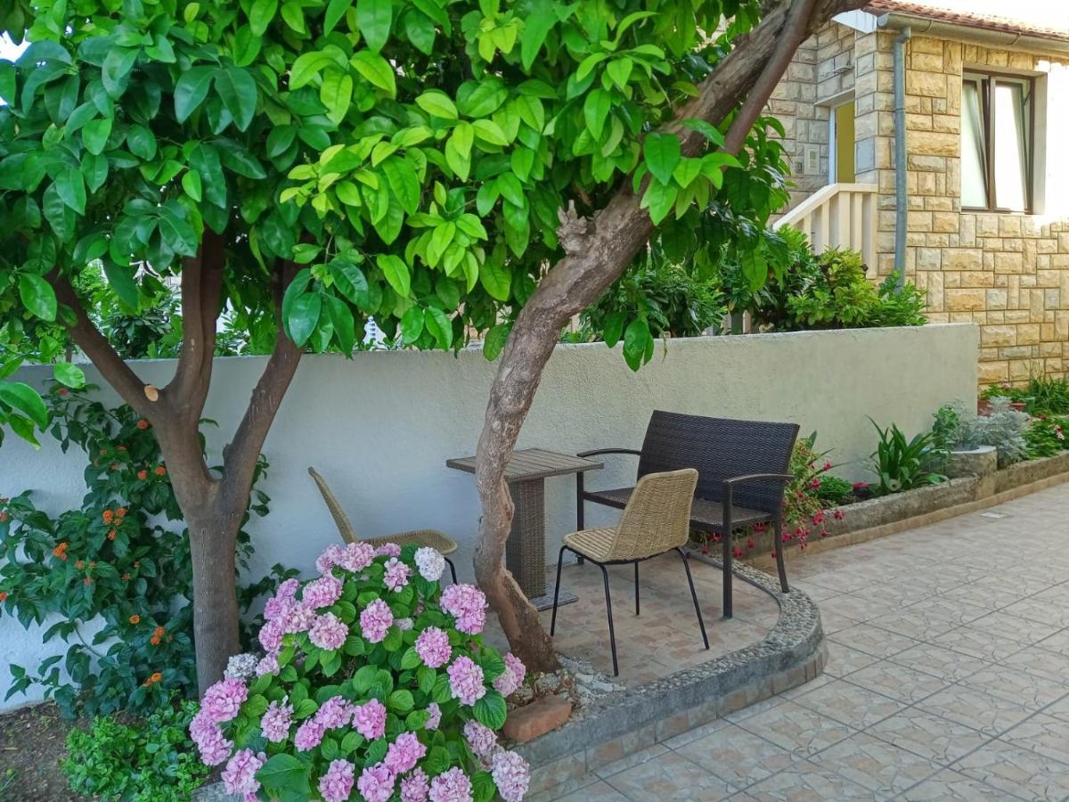 Bugenvilija Duće Exterior foto